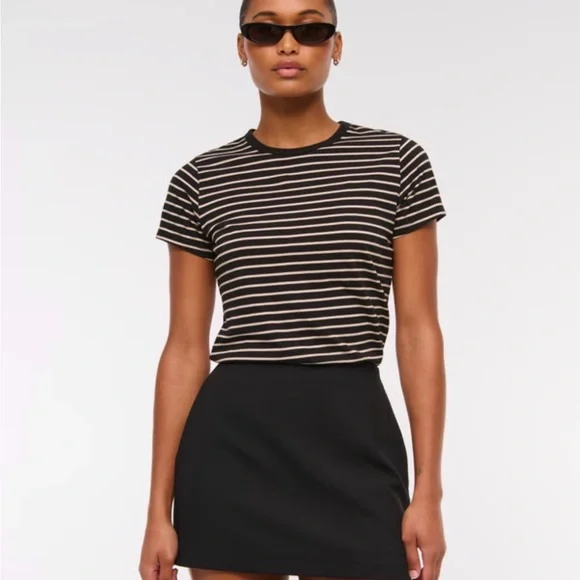 A&F Scarlett Curve Love Mini Skort - Picture 12 of 16